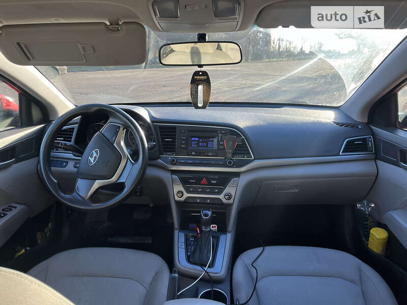 Седан Hyundai Elantra 2016 в Киеве