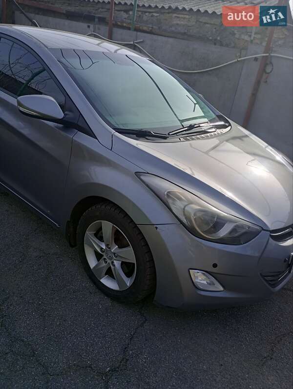 Седан Hyundai Elantra 2012 в 