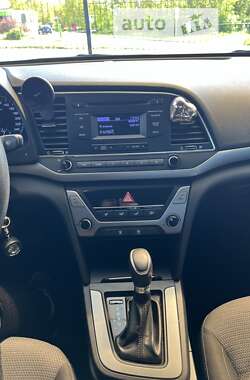 Седан Hyundai Elantra 2017 в Полтаве