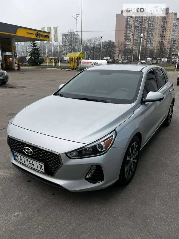 Хэтчбек Hyundai Elantra 2018 в Киеве