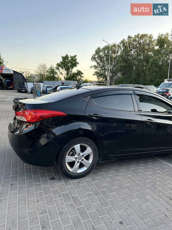 Седан Hyundai Elantra 2014 в Днепре