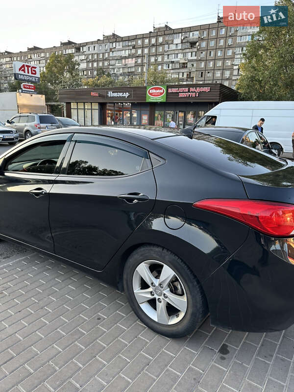 Седан Hyundai Elantra 2014 в Днепре