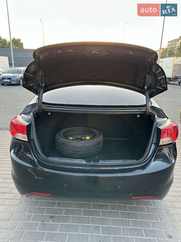 Седан Hyundai Elantra 2014 в Днепре