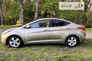 Седан Hyundai Elantra 2013 в Чернігові