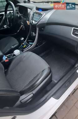 Седан Hyundai Elantra 2013 в 