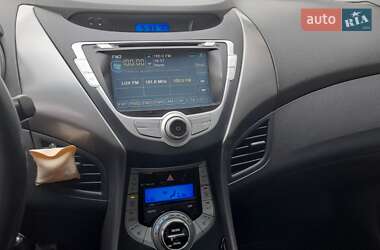 Седан Hyundai Elantra 2013 в 