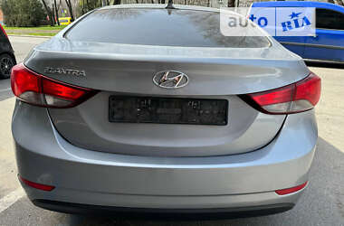 Седан Hyundai Elantra 2015 в Днепре