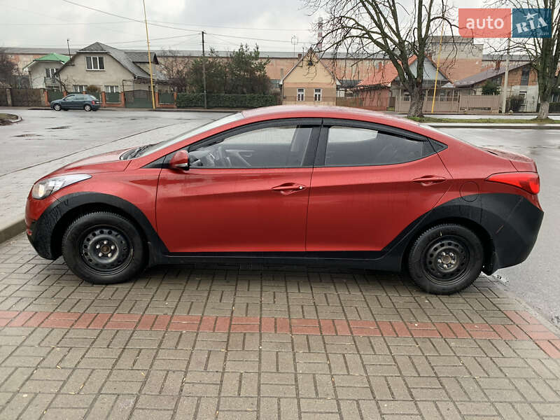 Седан Hyundai Elantra 2011 в Ужгороде