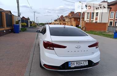 Седан Hyundai Elantra 2019 в Хмельницком