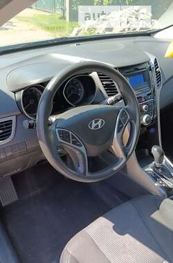 Хэтчбек Hyundai Elantra 2015 в Умани