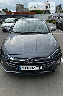 Седан Hyundai Elantra 2019 в Одессе