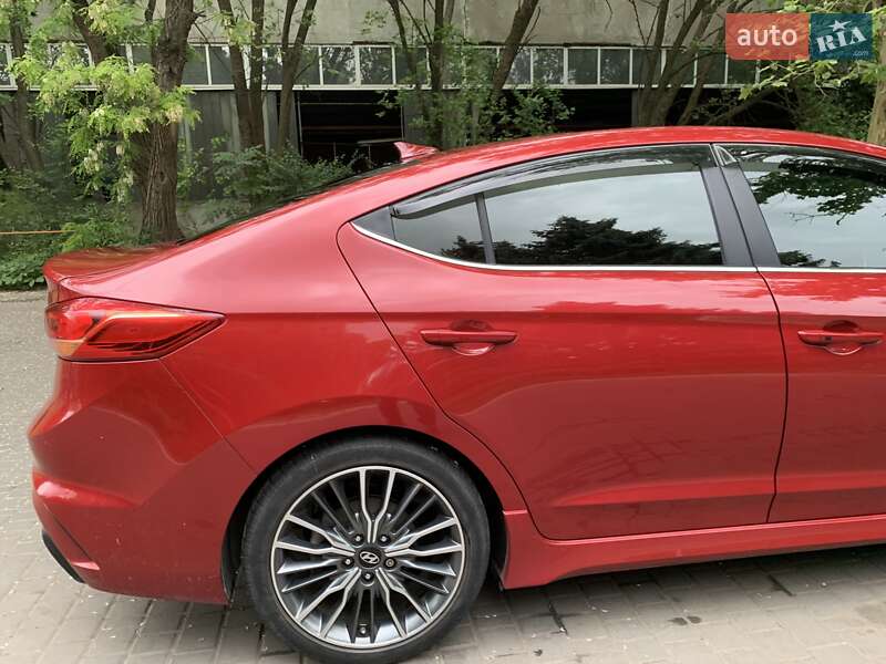 Седан Hyundai Elantra 2017 в Одессе