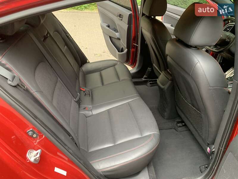 Седан Hyundai Elantra 2017 в Одессе