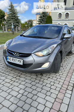 Седан Hyundai Elantra 2011 в Болехове