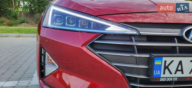 Седан Hyundai Elantra 2018 в Киеве