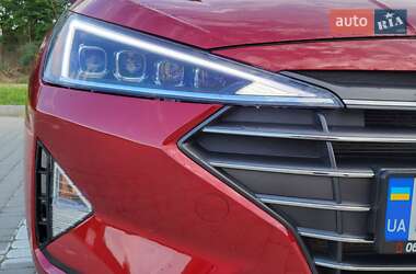 Седан Hyundai Elantra 2018 в 