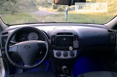 Седан Hyundai Elantra 2008 в Киеве