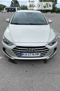 Седан Hyundai Elantra 2016 в Києві