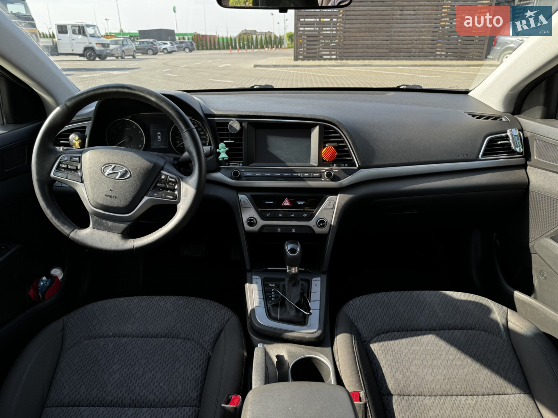 2018 Hyundai Elantra - мініатюра 21