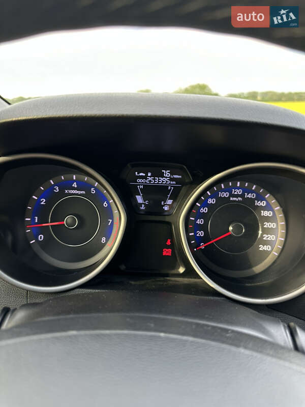 Седан Hyundai Elantra 2013 в Одессе