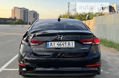 Седан Hyundai Elantra 2016 в Софіївській Борщагівці