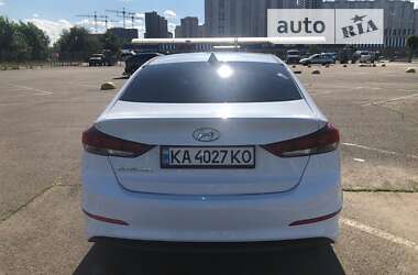 Седан Hyundai Elantra 2017 в Києві