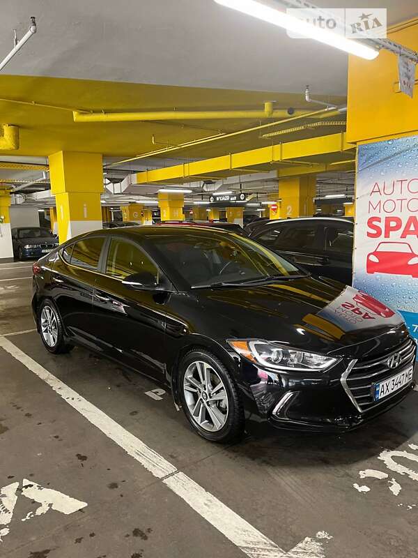 Седан Hyundai Elantra 2016 в Львове