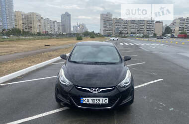 Седан Hyundai Elantra 2015 в Киеве