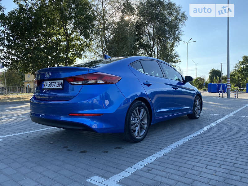 Седан Hyundai Elantra 2017 в Коломые
