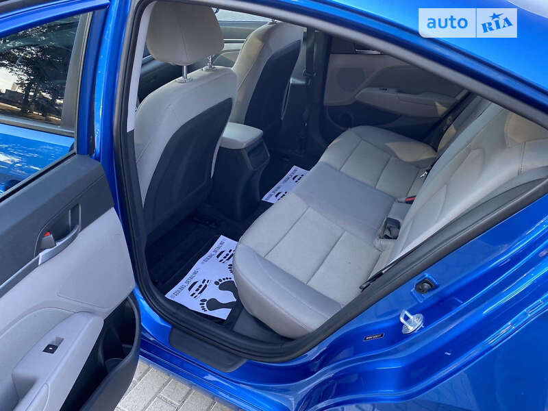 Седан Hyundai Elantra 2017 в Коломые