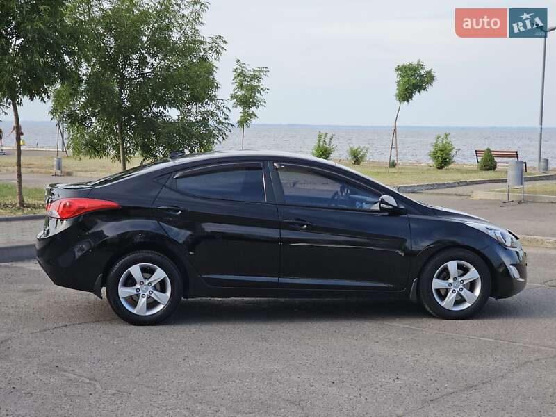 Седан Hyundai Elantra 2012 в Черкассах