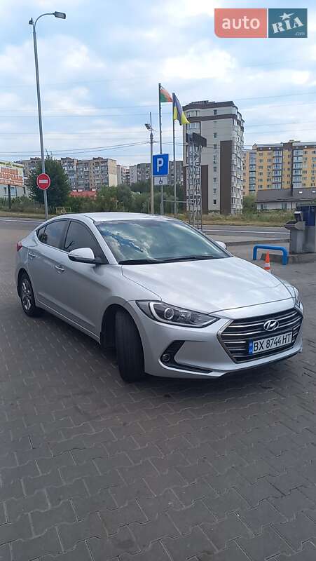 Седан Hyundai Elantra 2018 в Хмельницком
