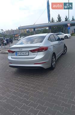 Седан Hyundai Elantra 2018 в Хмельницком