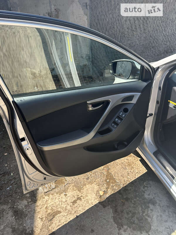 Седан Hyundai Elantra 2014 в Зеленодольской