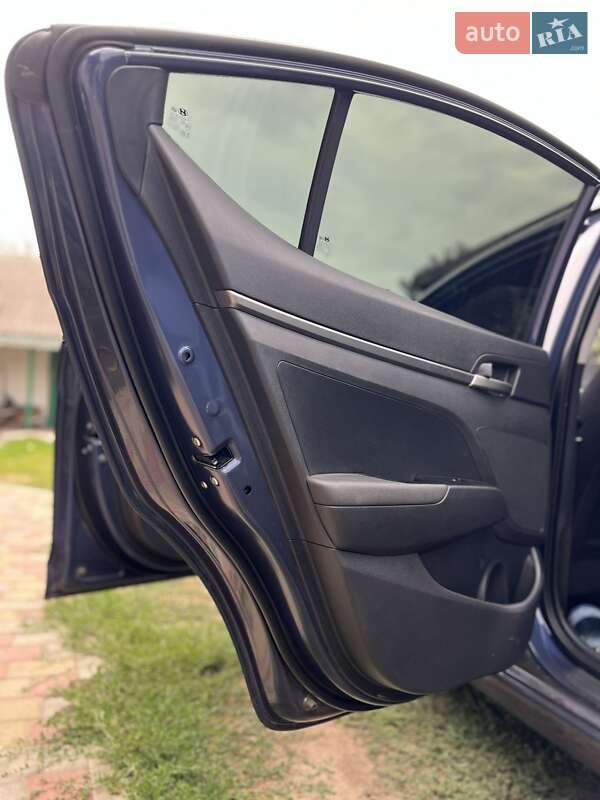 Седан Hyundai Elantra 2017 в Полтаві