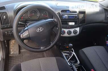 Седан Hyundai Elantra 2011 в Чернигове