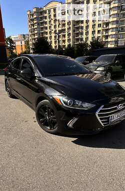 Седан Hyundai Elantra 2017 в Киеве