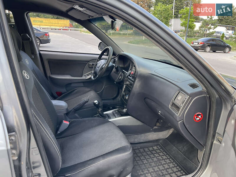 Седан Hyundai Elantra 2010 в Виннице