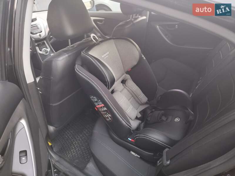 Седан Hyundai Elantra 2012 в Умани