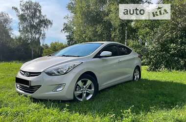 Седан Hyundai Elantra 2013 в Староконстантинове