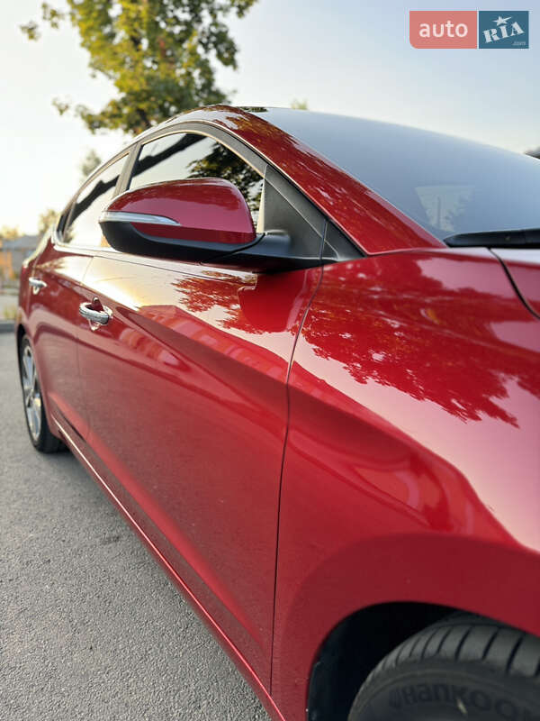 Седан Hyundai Elantra 2016 в Днепре
