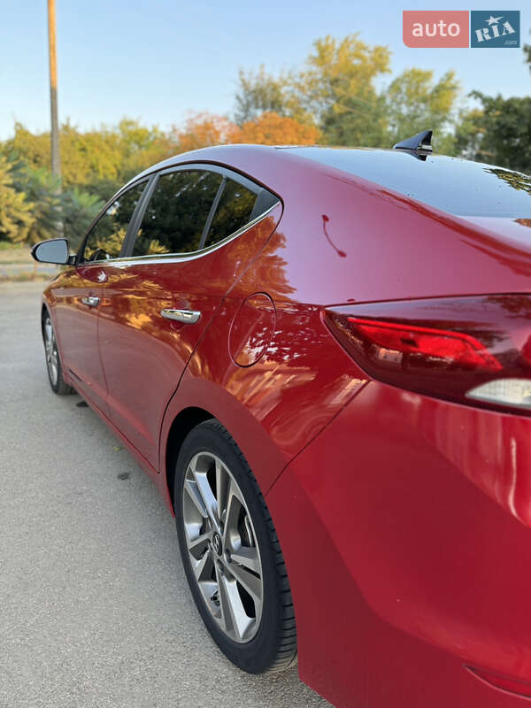 Седан Hyundai Elantra 2016 в Днепре