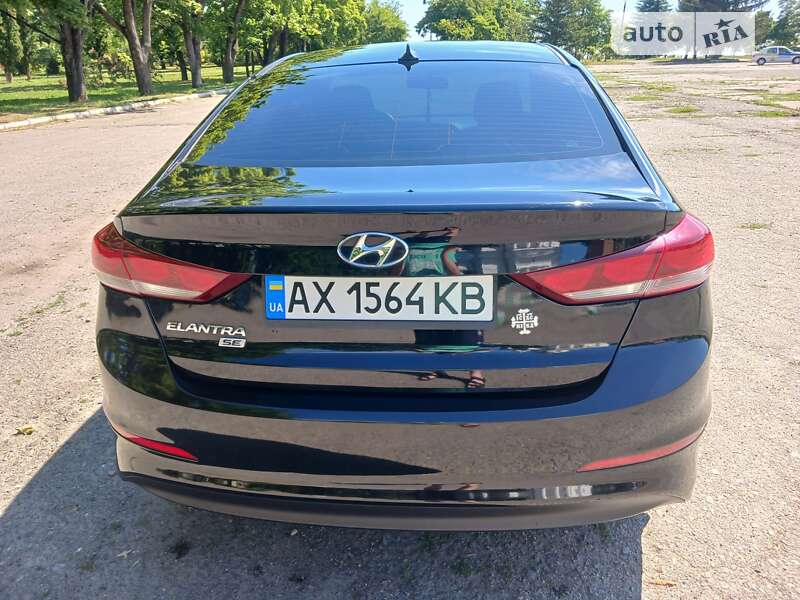 Седан Hyundai Elantra 2017 в Чугуєві