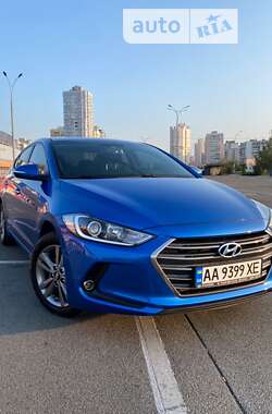 Седан Hyundai Elantra 2017 в Киеве