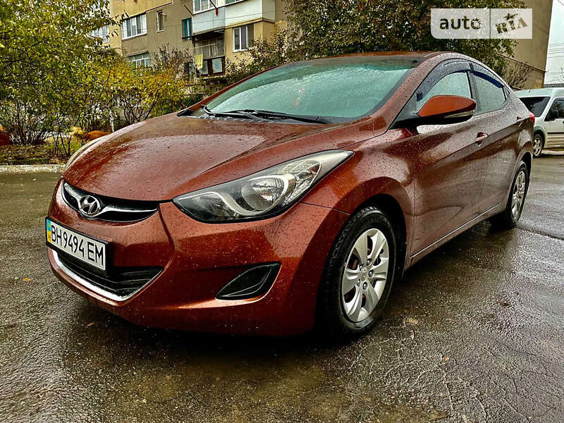 Седан Hyundai Elantra 2013 в Великодолинському