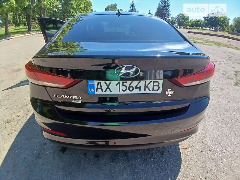 Седан Hyundai Elantra 2017 в Чугуєві