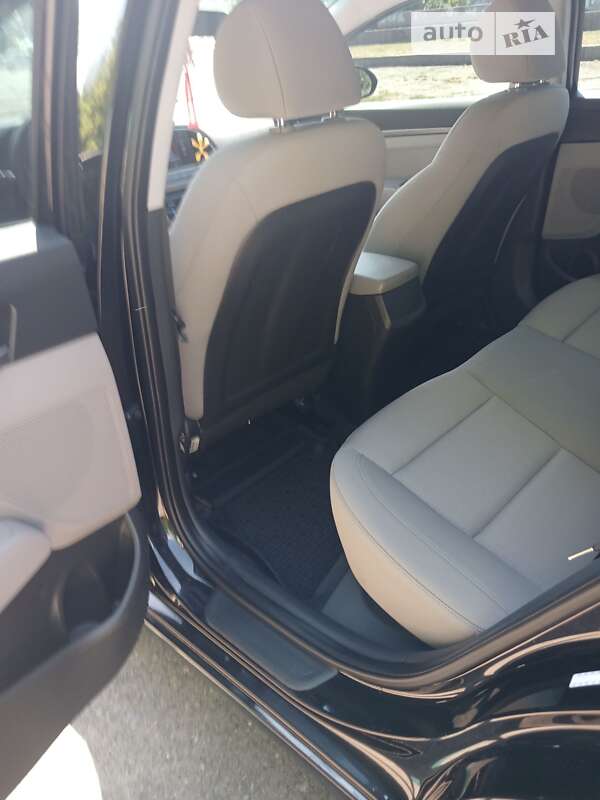 Седан Hyundai Elantra 2017 в Чугуєві