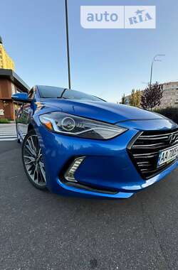 Седан Hyundai Elantra 2016 в Киеве