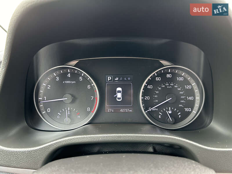 Седан Hyundai Elantra 2016 в Києві