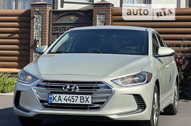 Седан Hyundai Elantra 2018 в Киеве